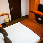 Regal 3*