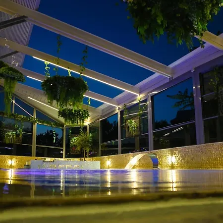 Regal 3*