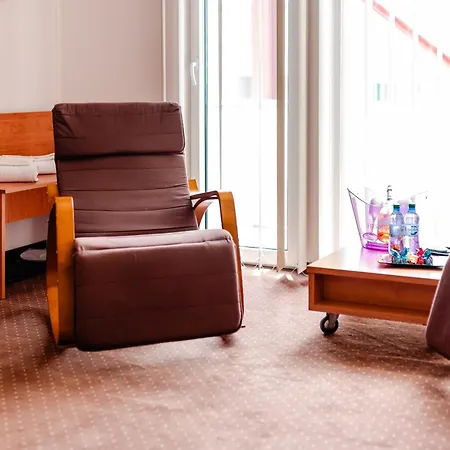 Regal Hotel 3*