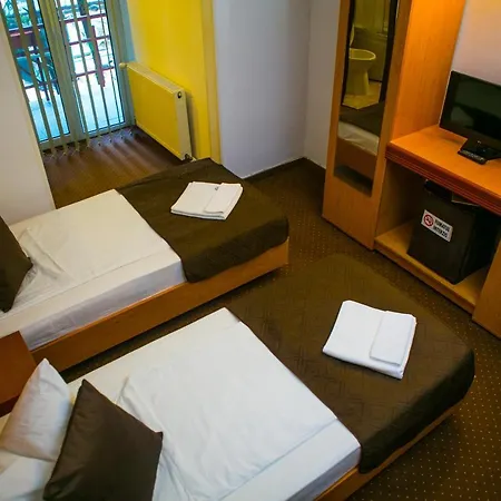 Regal 3* 科斯蒂内什蒂