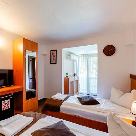 Regal 3*